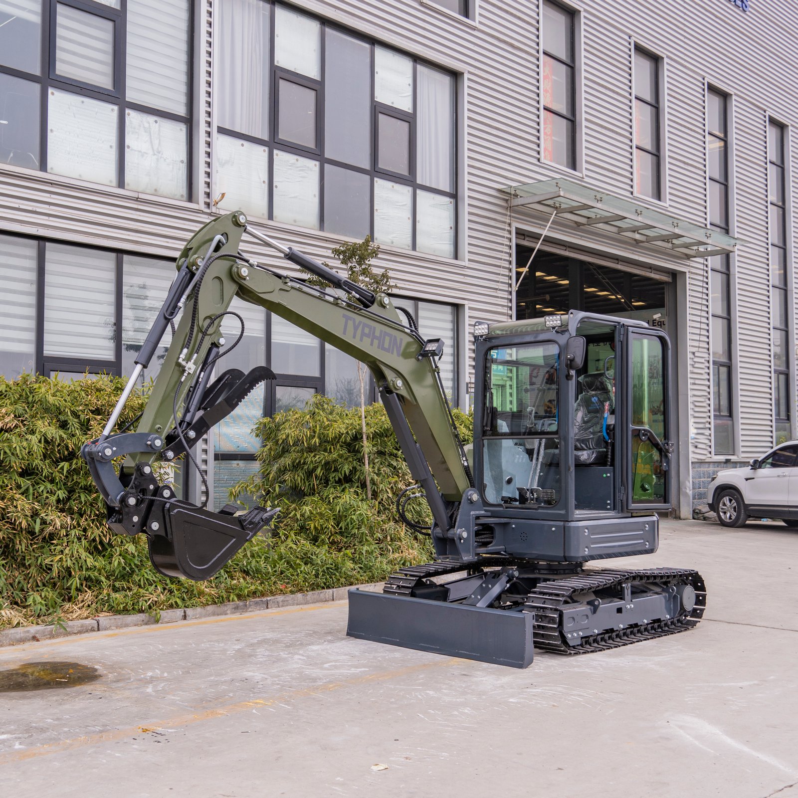 Excavator Trenching Bucket | TYPHON KUVUO 4.0 Heavy-Duty Narrow Digging Bucket