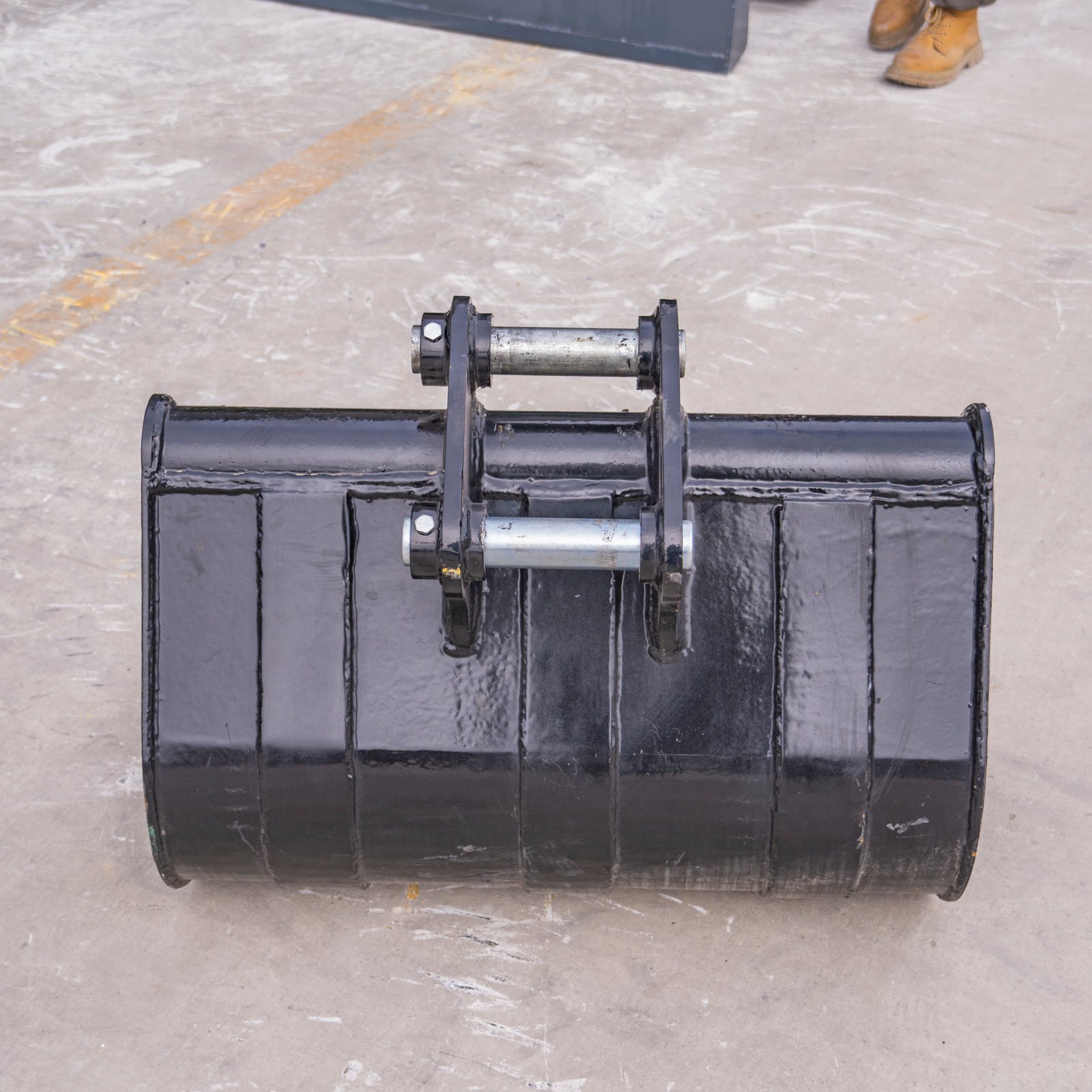 Excavator Grading Bucket | TYPHON KUVUO 4.0 Heavy-Duty Ditch Cleaning Bucket – image 2